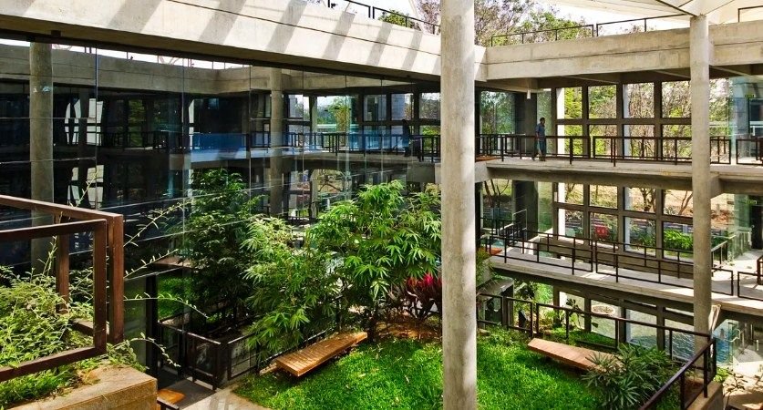 20180801103716 87bc Khám phá khu vườn nhiệt đới trong tòa văn phòng ở Ấn Độ