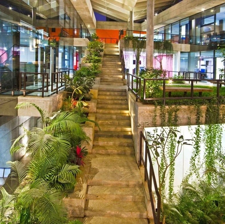 20180801103717 456a Khám phá khu vườn nhiệt đới trong tòa văn phòng ở Ấn Độ